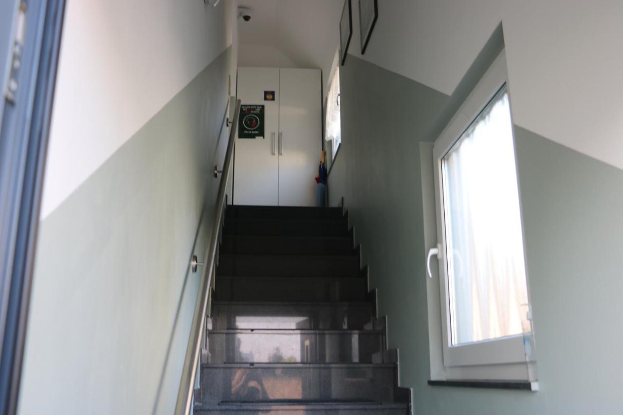 Rooms In Duesseldorf Near The Airport/Fair Luaran gambar